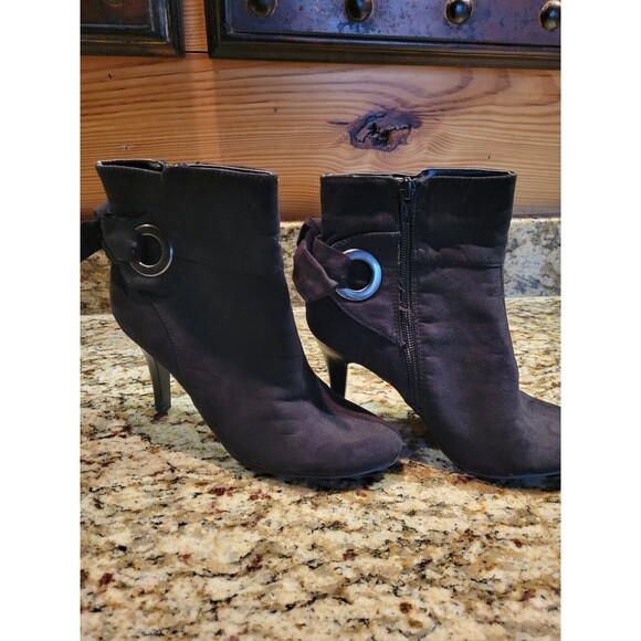 NWOB New Direction High Heeled Side Zip Black Boots w/Bow Tie Back, 6.5M - Picture 9 of 15